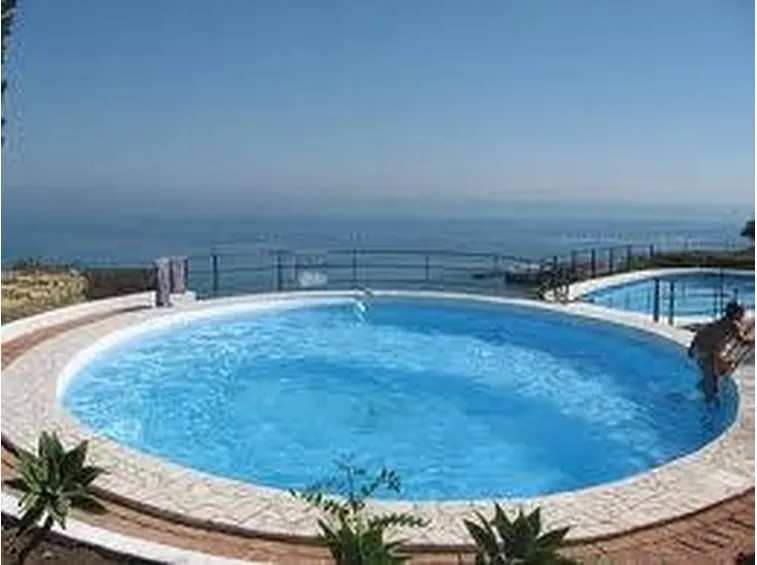 Piscine prefabbricate