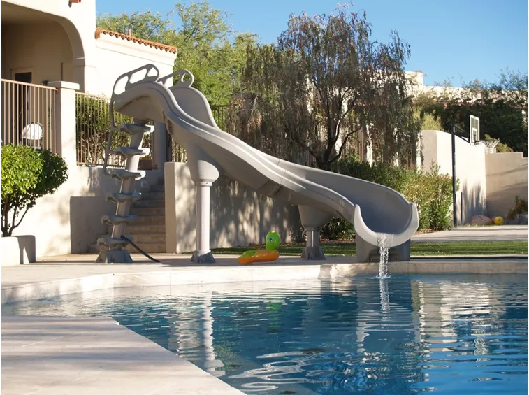 scivolo per piscina
