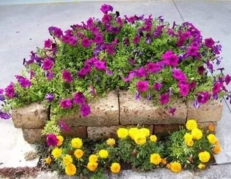 fioriera da giardino in pietra