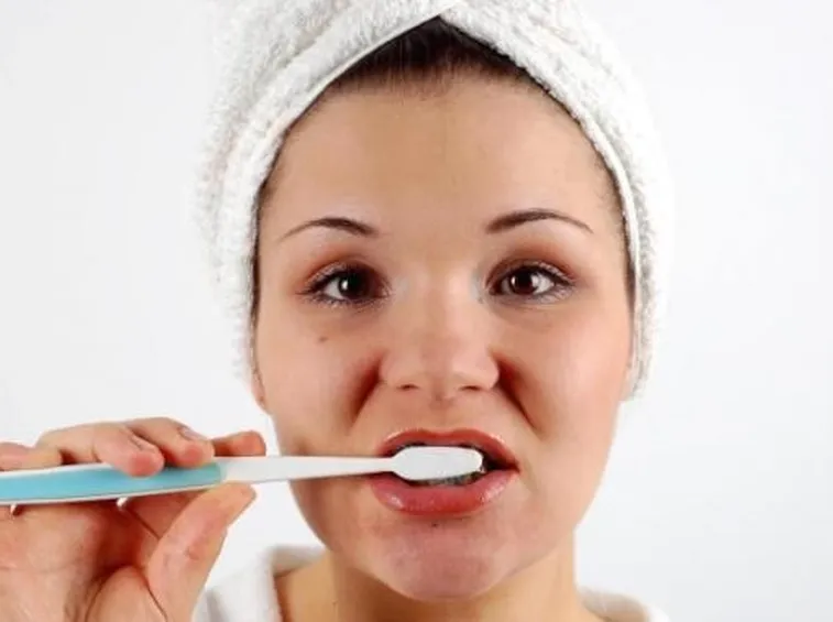 dentifricio a base di salvia