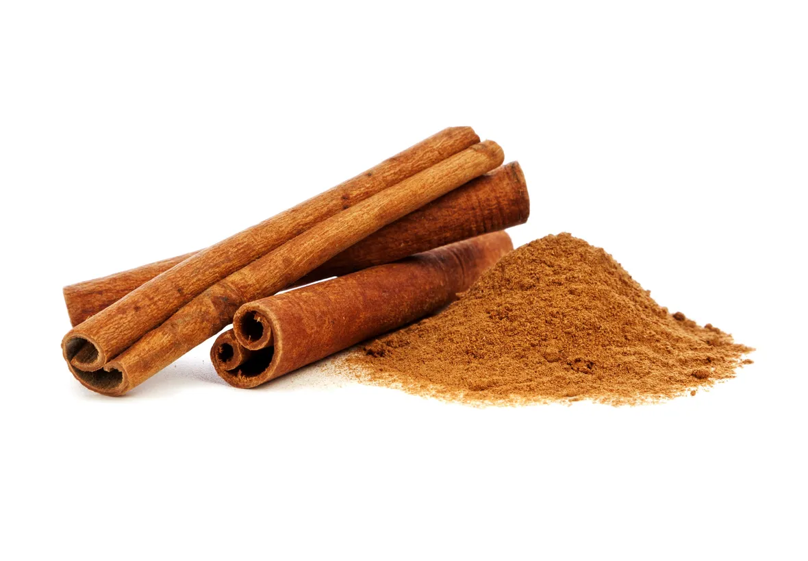 Stecche e polvere di cannella