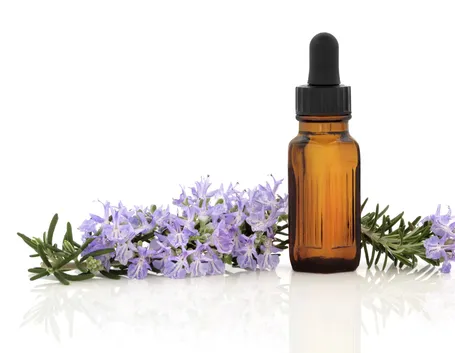 Olio essenziale di rosmarino.