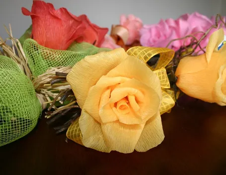 Come fare fiori di carta materiali