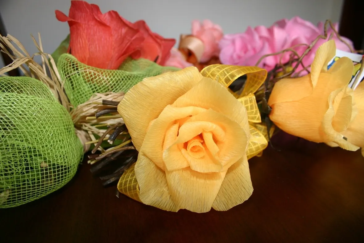 Come fare fiori di carta materiali