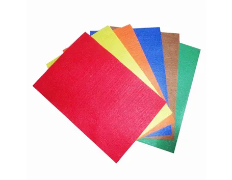 Preparazione del cartoncino colorato