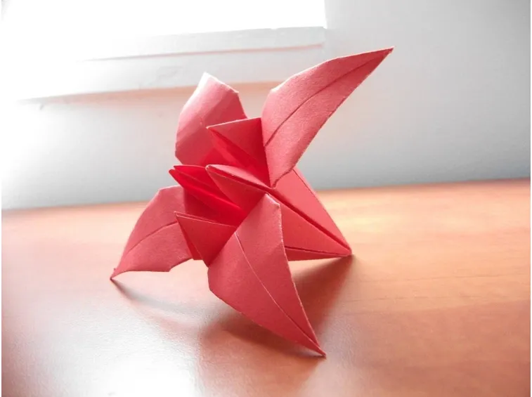 Il nostro primo fiore di carta