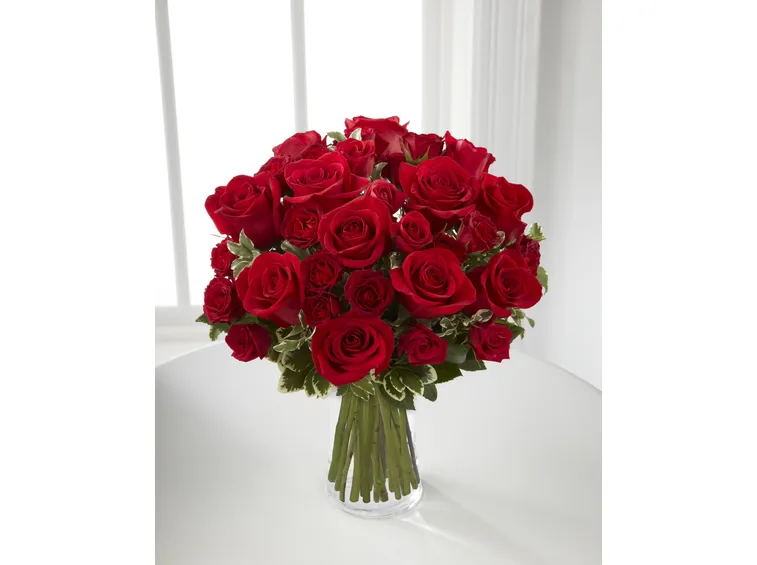 un bouquet di splendide rose rosse