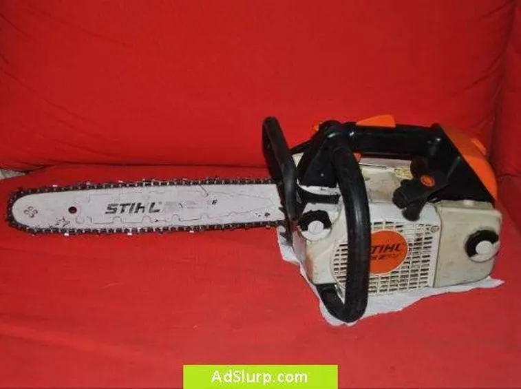 Una motosega Stihl da potatura usata