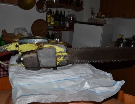 Lato destro di una motosega