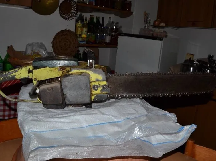 Lato destro di una motosega