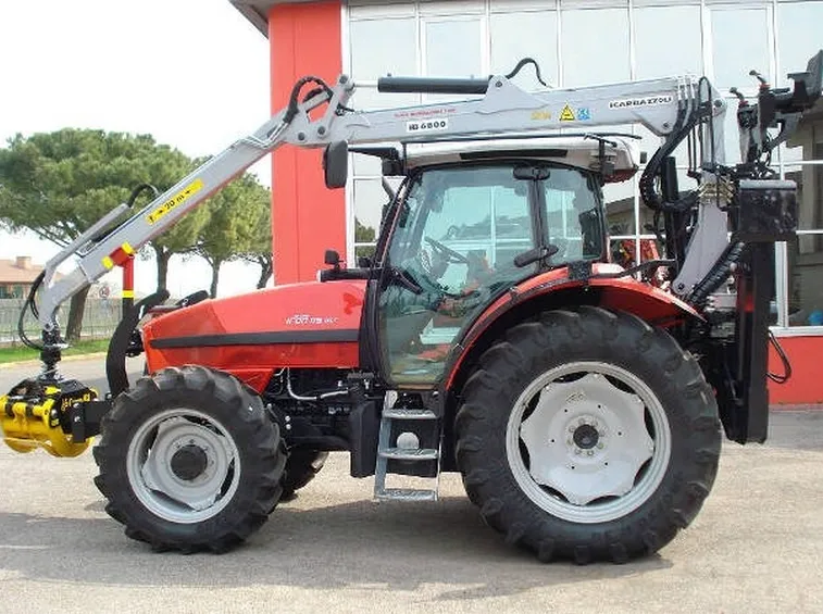 Trattore reversibile al lavoro
