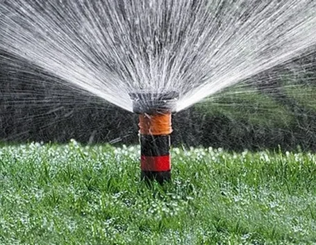 irrigatore per giardino