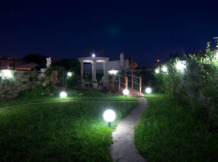 Giardino illuminato