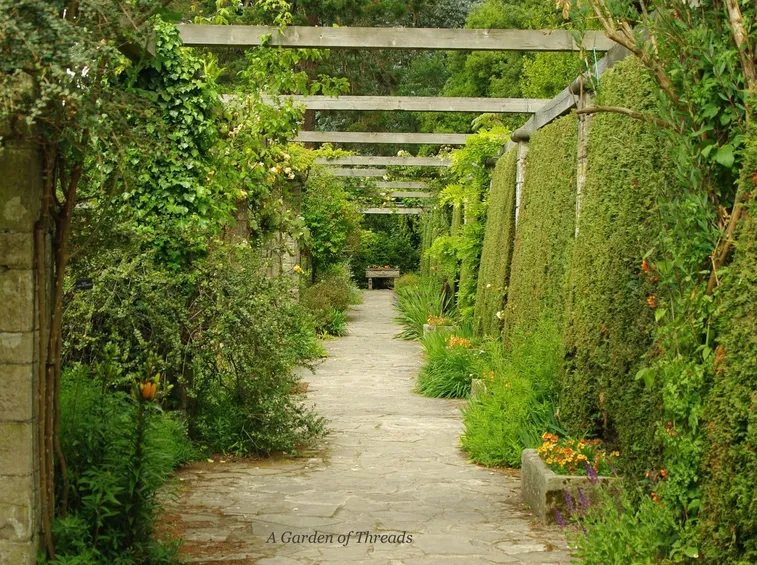 Fuga prospettica in giardino