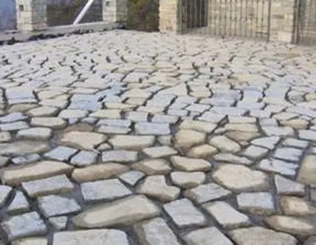 pavimento in pietra da esterno