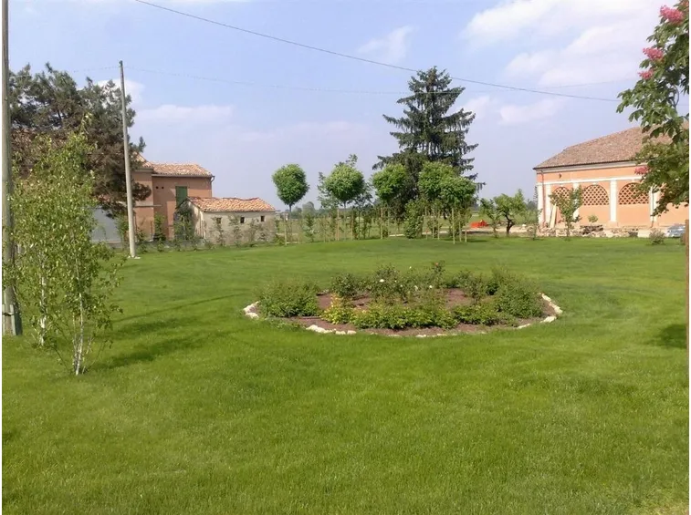 Giardino di grandi dimensioni
