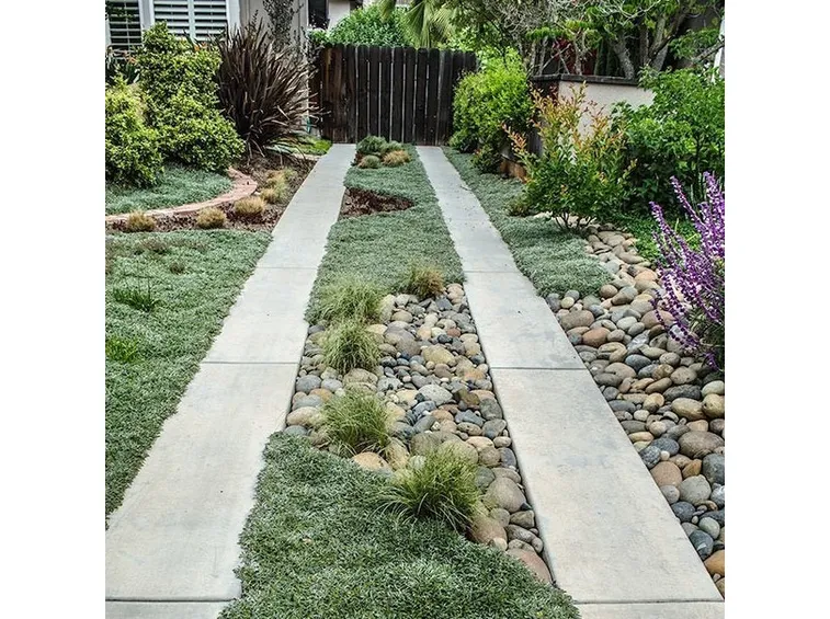 Finitura di un vialetto da giardino