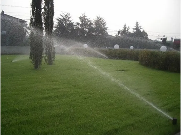 impianto irrigazione acceso