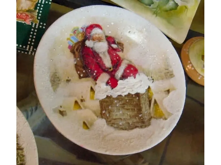 Piatto di Natale realizzato con decoupage