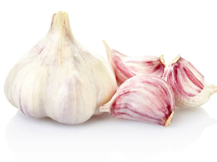 spicchio d'aglio rosso