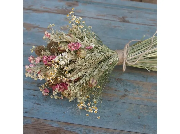 fiori secchi rovesciati