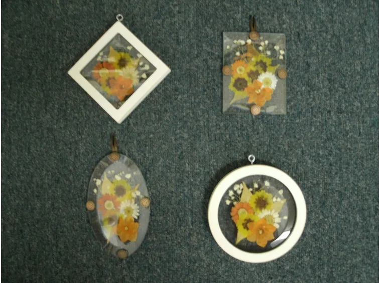 composizione con fiori secchi