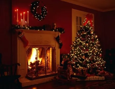 abete di natale decorato
