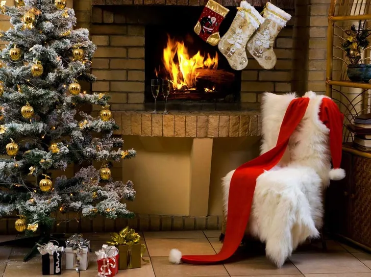 Un esempio di albero di Natale finto