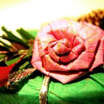 composizione con rosa con strass