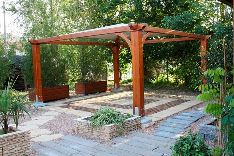 gazebo in legno giardino