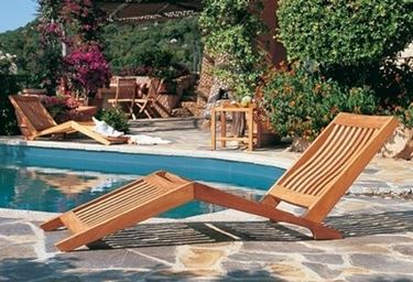 chaise longue da giardino in legno