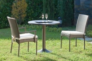 tavolo da giardino elegante