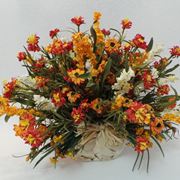 Composizione di fiori artificiali