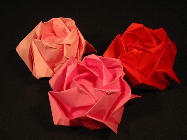 Rose realizzate con tecnica origami