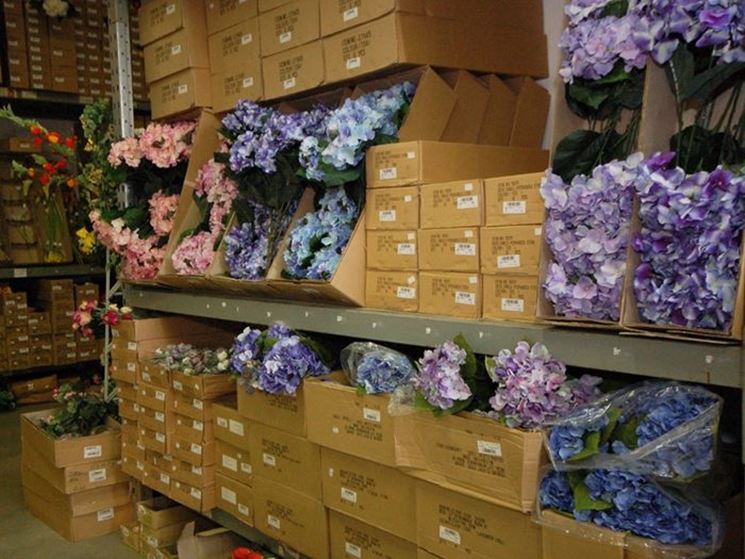 Un magazzino di fiori artificiali